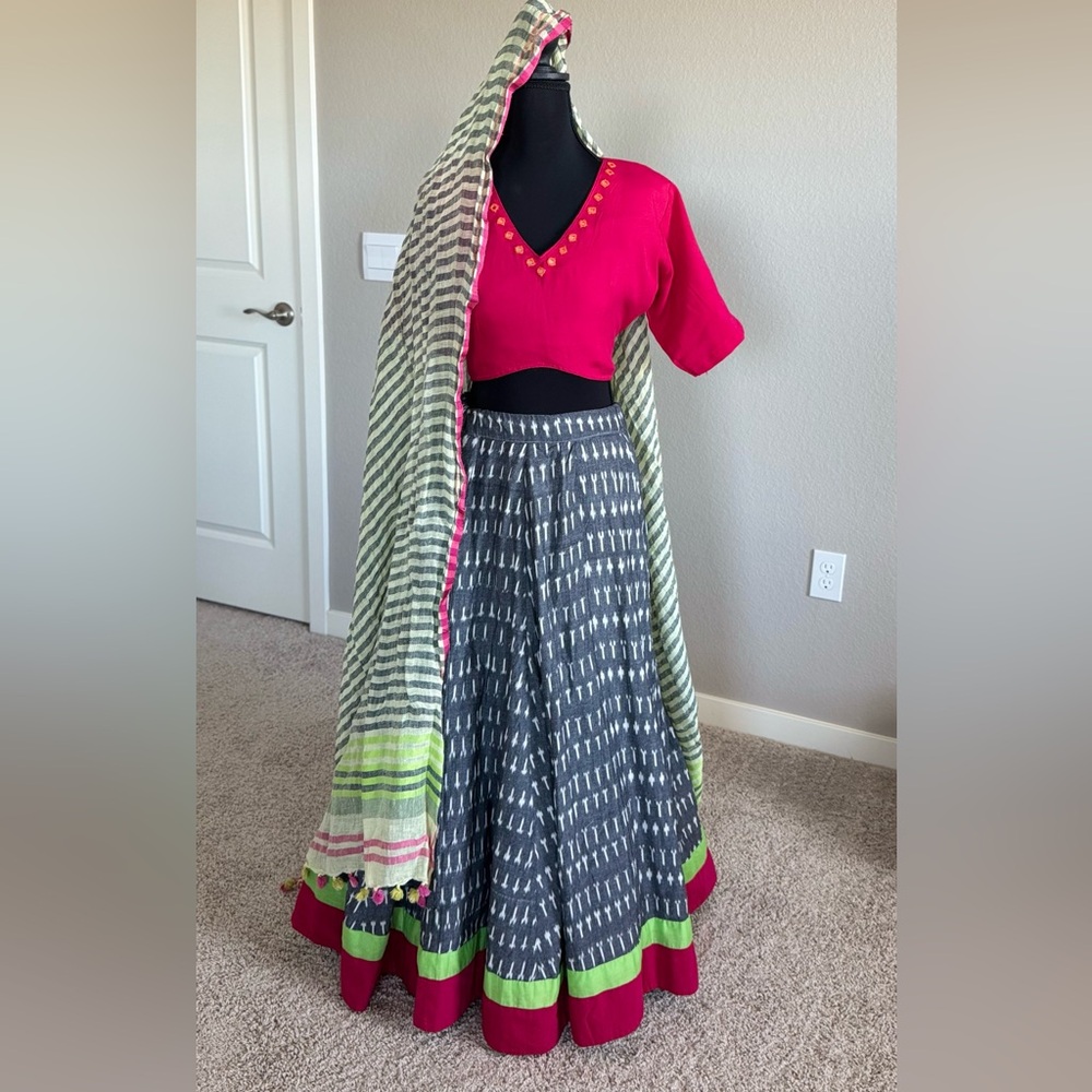 Elegant Gray and Pink Women's navratri lehenga